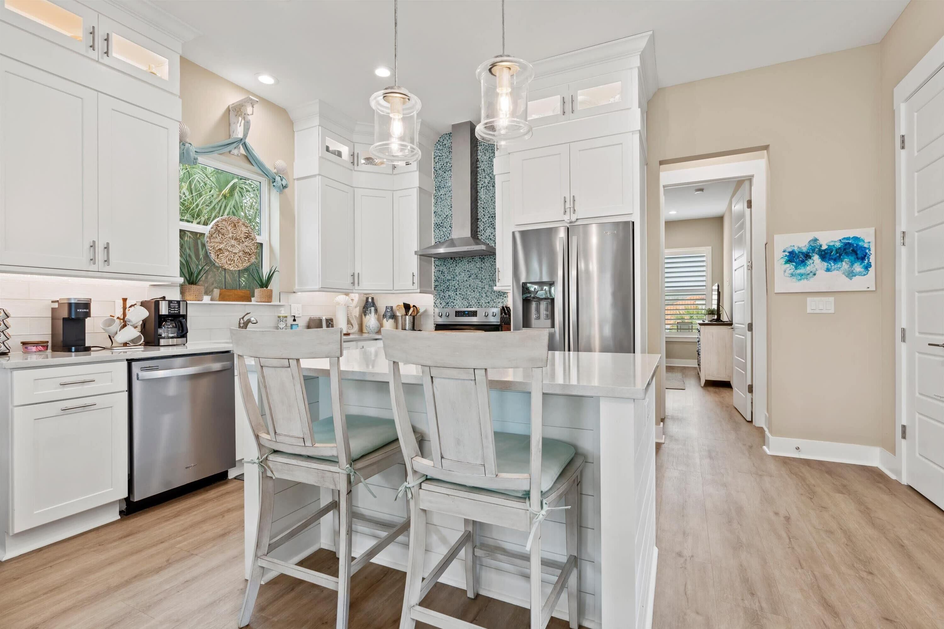 ثلاجة، ميكروويف، فرن، موقد طهي مسطح