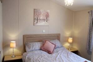 2 室のベッドルーム、アイロン / アイロン台、WiFi、ベッドシーツ