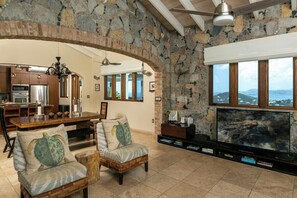 Smart-TV og stereoanlegg