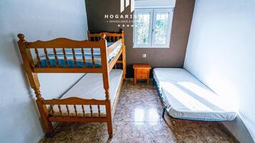 6 bedrooms, WiFi, bed sheets