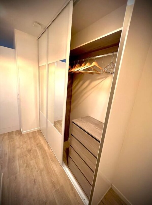 1 Schlafzimmer, Bügeleisen/Bügelbrett, kostenloses WLAN, Bettwäsche