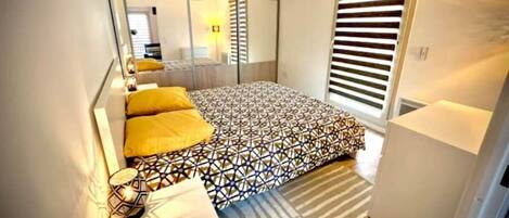 1 chambre, fer et planche à repasser, Wi-Fi gratuit, draps fournis