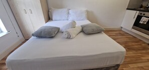 1 Schlafzimmer, Bügeleisen/Bügelbrett, WLAN, Bettwäsche