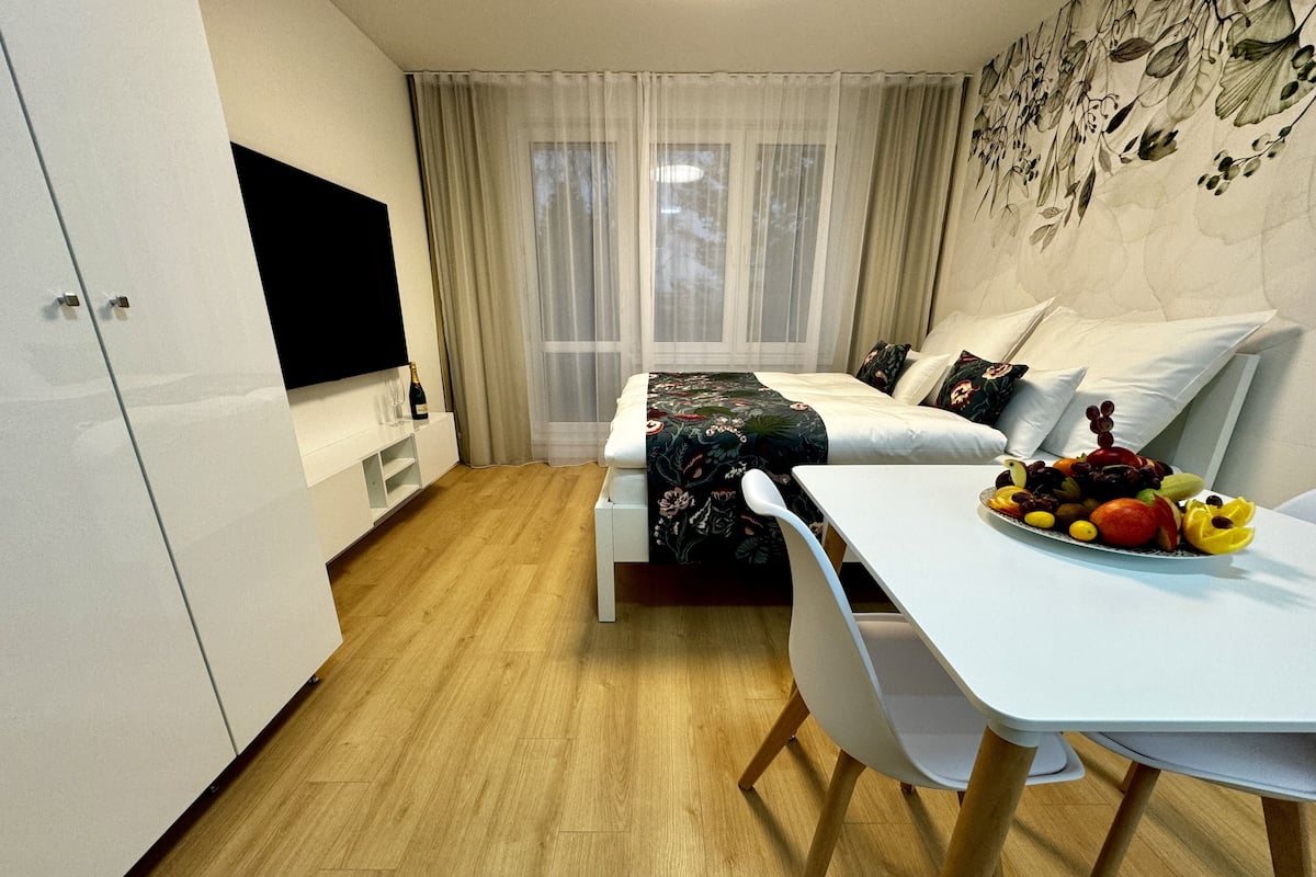1 bedroom, free WiFi, bed sheets