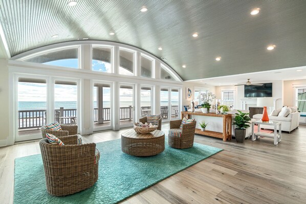 Smart TV, table tennis - Emerald Hideaway, New Oceanfront,Private Pool, Hot Tub,Game Room,Theatre Room (Emerald Isle)