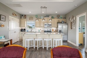 House, 3 Bedrooms | Private kitchen | Fridge, coffee/tea maker, toaster