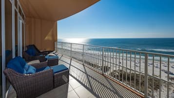 Condo, 4 Bedrooms | Property grounds