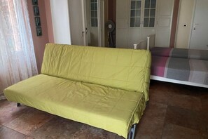 1 dormitori, wifi gratuïta i roba de llit