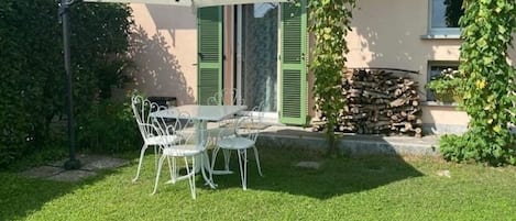 تناول الطعام بالخارج