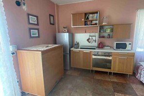 Frigorífic, microones, forn i bullidora elèctrica
