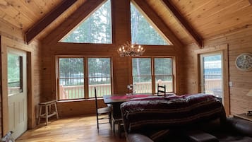 TV connectée, cheminée, lecteur de DVD, vidéothÚque