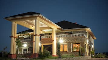 Exclusive House, 6 Bedrooms, Hill View | Egyptian cotton sheets, premium bedding, memory foam beds
