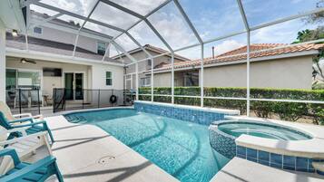 House (5 Bedrooms) | Front of property