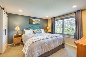 Apartment (2 Bedrooms) | Interior - Cozy Estes Park Condo w/ Balcony + Fireplace! (Estes Park)