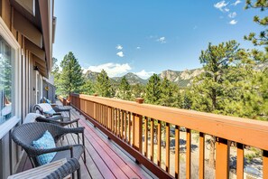 Apartment (2 Bedrooms) | Interior - Cozy Estes Park Condo w/ Balcony + Fireplace! (Estes Park)