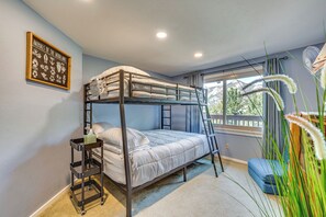 Apartment (2 Bedrooms) | Interior - Cozy Estes Park Condo w/ Balcony + Fireplace! (Estes Park)