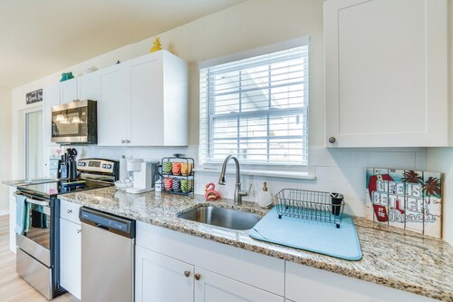 4 Mi to Beach: Charming Port Charlotte Home!