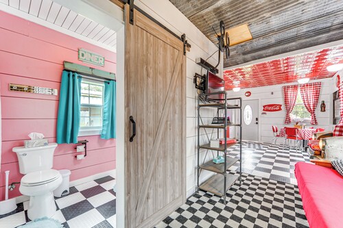 Fifties Diner-style Llano Home w/ Shared Fire Pit