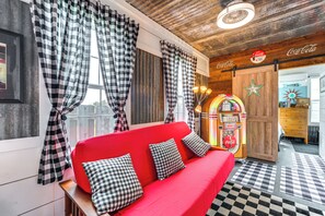 House (1 Bedroom) | Interior