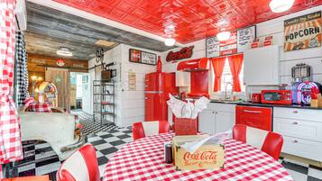 House (1 Bedroom) | Interior