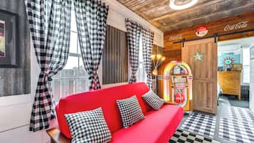 House (1 Bedroom) | Interior