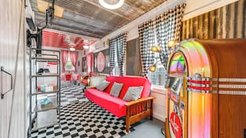 House (1 Bedroom) | Interior