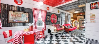 Fifties Diner-style Llano Home w/ Shared Fire Pit
