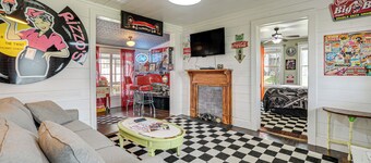 Retro Retreat in Llano w/ Screened Porch!