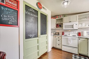 House (2 Bedrooms) | Interior