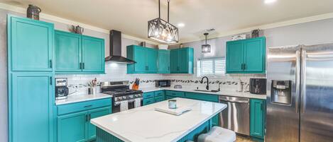 House (4 Bedrooms) | Interior