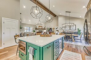 House (3 Bedrooms) | Interior