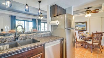 單棟房屋 (3 Bedrooms) | 內部