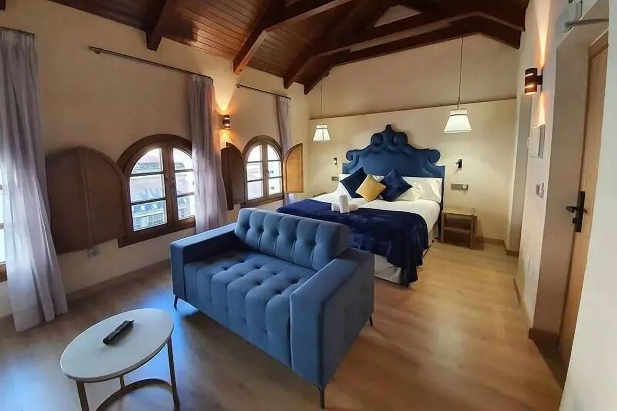 Junior Suite | In-room safe, WiFi (free)
