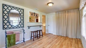 Cottage (2 Bedrooms) | Interior