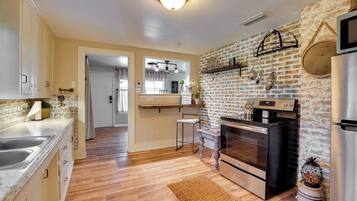 Cottage (2 Bedrooms) | Interior