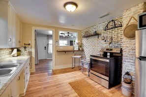 Cottage (2 Bedrooms) | Interior