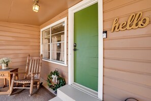 Cottage (2 Bedrooms) | Interior - Rusk Retreat w/ Fire Pit, Grill & Countryside View (Rusk)
