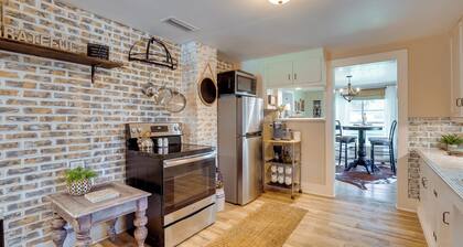 Rusk Retreat w/ Fire Pit, Grill & Countryside View