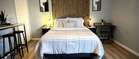 1 室のベッドルーム、アイロン / アイロン台、WiFi (無料)、ベッドシーツ