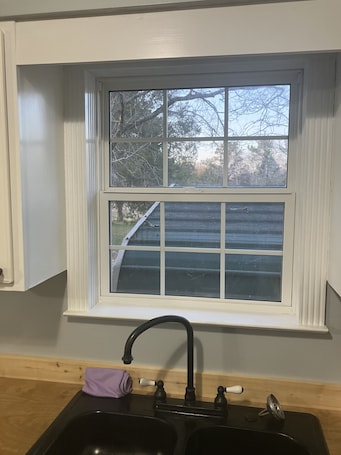 Interior. Cozy 1-bedroom house in charming West Point with AC, WiFi