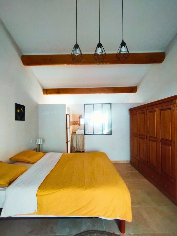 1 chambre, Wi-Fi gratuit, draps fournis