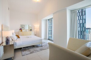 1 bedroom, iron/ironing board, WiFi, bed sheets - Cayan Tower - Smart One Bedroom Loft on High Floor (Dubai Marina)