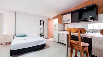 1 bedroom, iron/ironing board, free WiFi