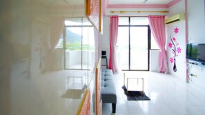 Living area - Sakura Home at Batu Ferringhi (Batu Ferringhi)