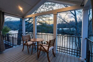 Outdoor dining - Trout River at Rivers Rest- Bryson City NC (Bryson City)