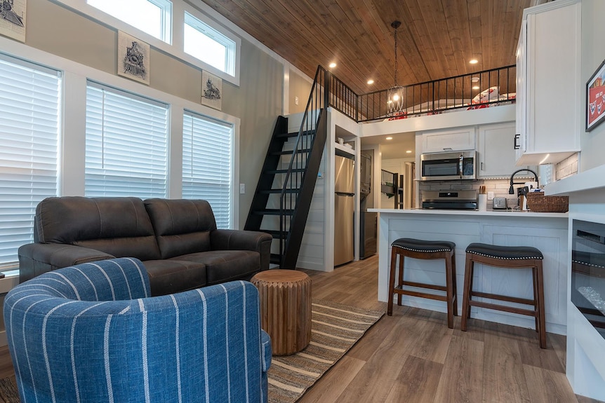 Train River Depo Tiny Luxury Living With River Views - Bryson City, NC