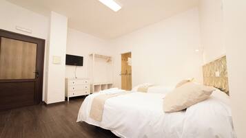Habitació Comfort | 1 dormitori, escriptori i espai de treball apte per a portàtils