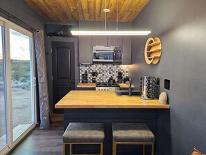 Microonde, forno, piano cottura, tostapane