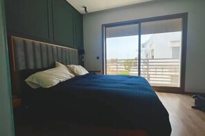 3 bedrooms, iron/ironing board, travel crib, WiFi