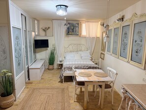 Studio | Living area | 50-inch plasma TV with satellite channels - Studio Oratorio (Rovinj)